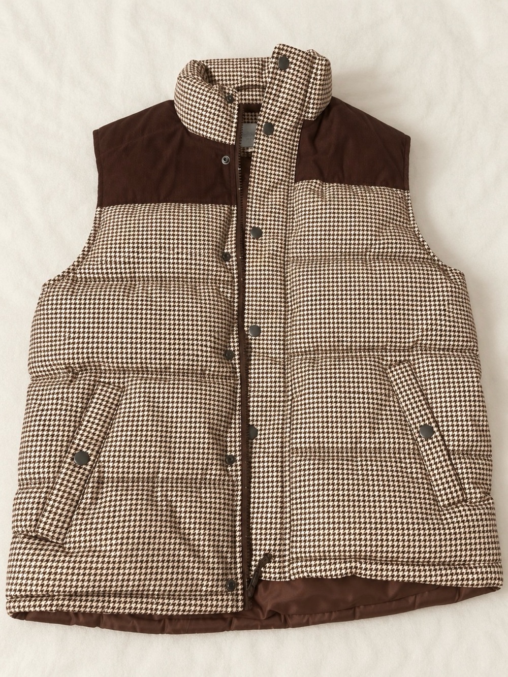 Men’s Goodfellow & Co Brown Houndstooth Puffer Vest with Dark Brown Yoke